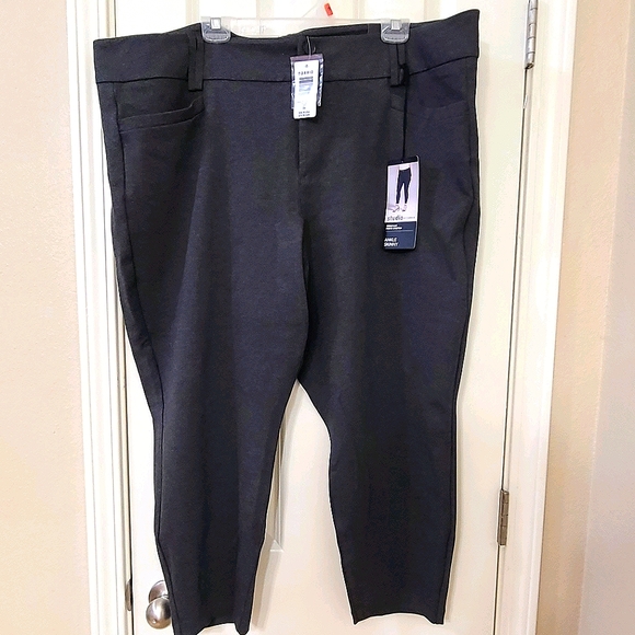 TORRID NWT 26R Studio Stretch Ankle Skinny - Picture 2 of 6